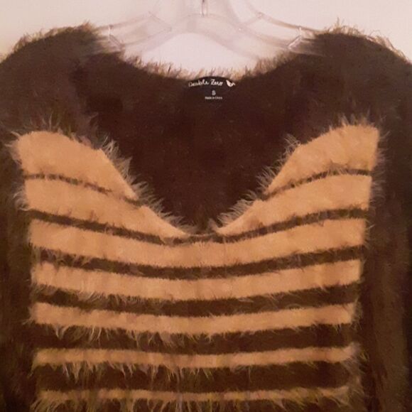 Double Zero Brown Eyelash Sweater Top Size Small - Picture 3 of 6